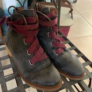 Free People Dark Gray Leather booties 40